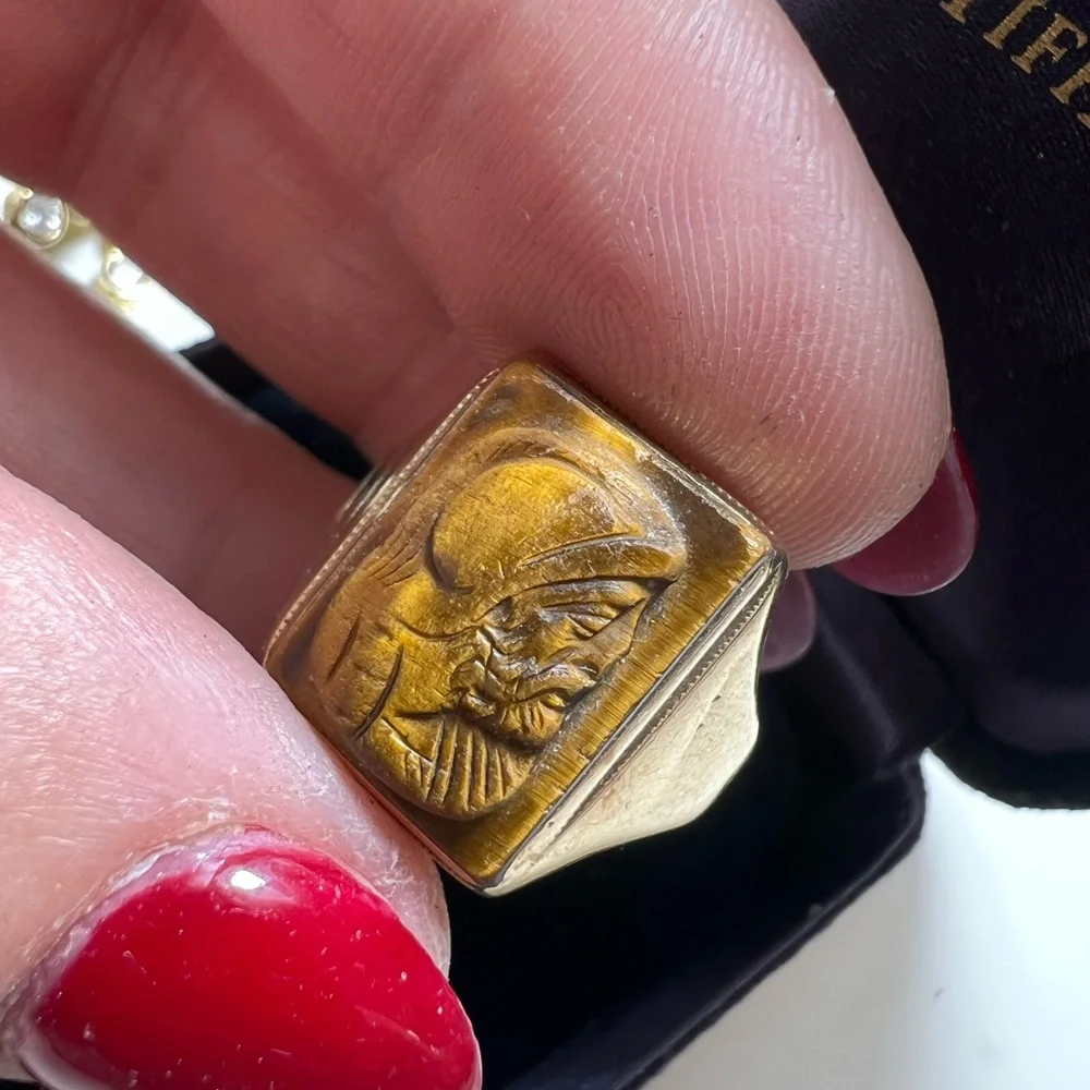 Vintage 14K Yellow Gold Tiger's Eye Roman Soldier Cameo Ring